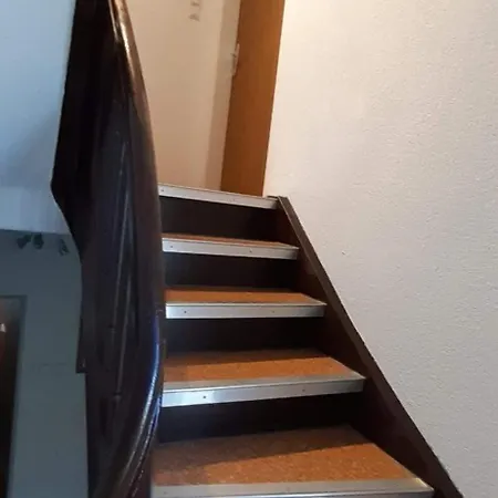 3-zimmerwohnung...nur 5 Gehminuten Zum Pegnitzer Bahnhof Apartament *