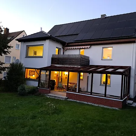 3-zimmerwohnung...nur 5 Gehminuten Zum Pegnitzer Bahnhof Apartament