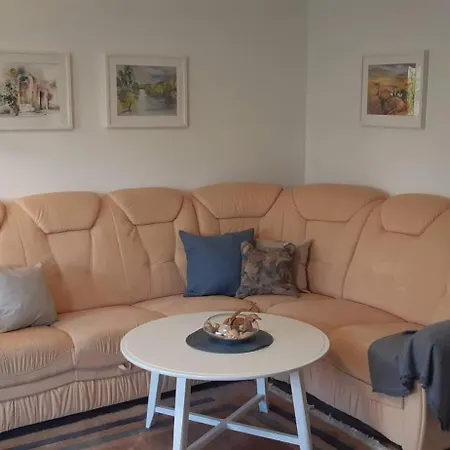 Apartament 3-zimmerwohnung...nur 5 Gehminuten Zum Pegnitzer Bahnhof