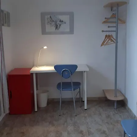 Apartament 3-zimmerwohnung...nur 5 Gehminuten Zum Pegnitzer Bahnhof
